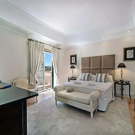 Villa Majestic Heights: Quinta Da Luxury With Private Pool