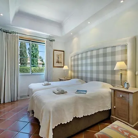 Villa Majestic Heights: Quinta Da Luxury With Private Pool