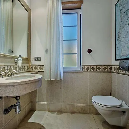 Exquisite Quinta Da Majestic Heights 4 Bedrooms *