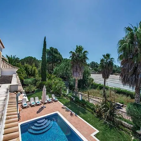 Exquisite Quinta Da Majestic Heights 4 Bedrooms Вилла *