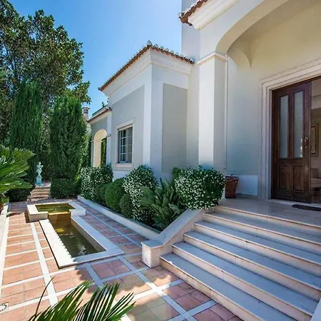 Exquisite Quinta Da Majestic Heights 4 Bedrooms Вилла