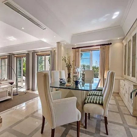 Exquisite Quinta Da Majestic Heights 4 Bedrooms Вилла *